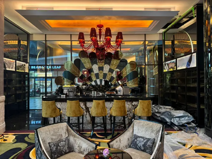 Tampak depan toko wine Peakwine Trans Hotel Surabaya di Surabaya