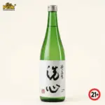 Foto botol Asahi Shuzo Senshin Junmai Daiginjo Q-317M 1800ml di atas latar belakang netral Peakwine