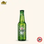 Foto Heineken Lager Bottle 330 ml di atas latar belakang netral Peakwine