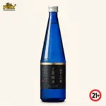 Foto botol Shirataki Junmai DaiGinjo Jozen Mizuno Q-295M 720ml di atas latar belakang netral Peakwine